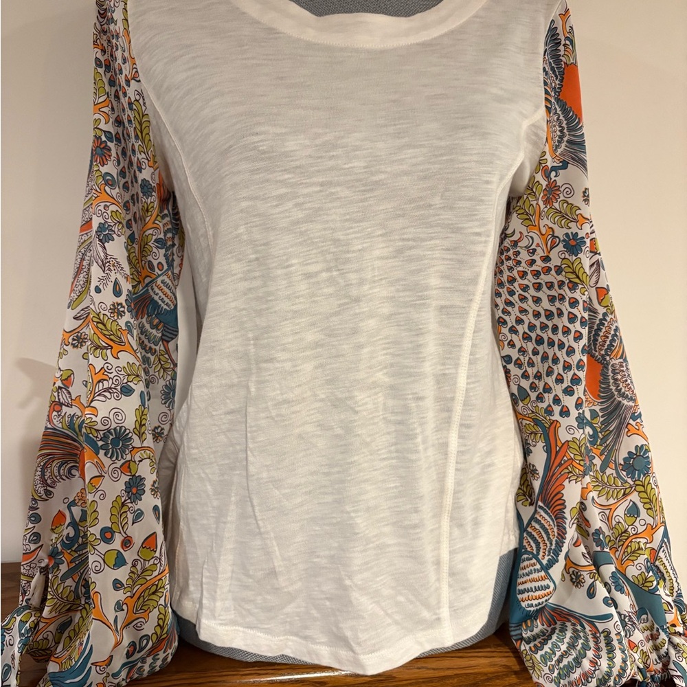 ANTHROPOLOGIE Women's White and Multicolor Patterned tie Sleeve Top Size Small